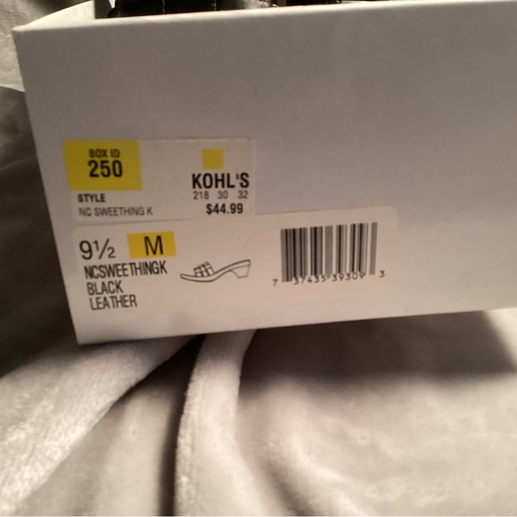 Women’s Black leather sandals. NWT Size 9.5 - Picture 8 of 9